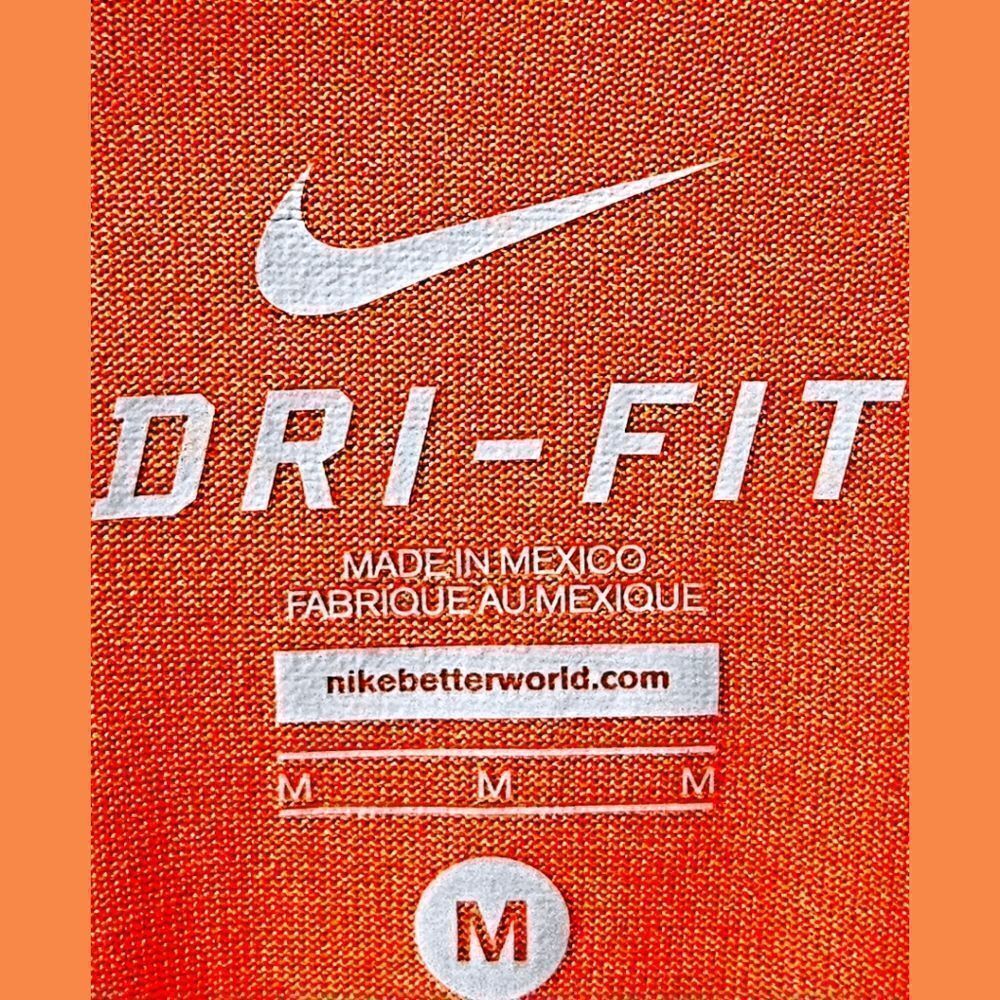 NWOT NIKE UNISEX Crew Neck Tee. - Picture 6 of 13